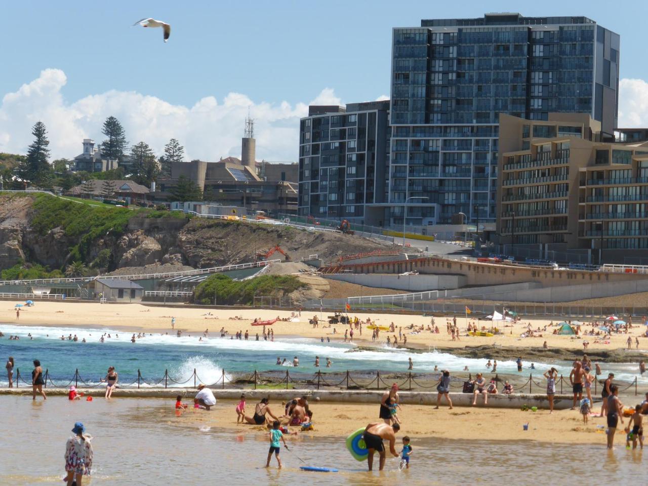 Arena Luxury Beachfront Apartment Newcastle Kültér fotó