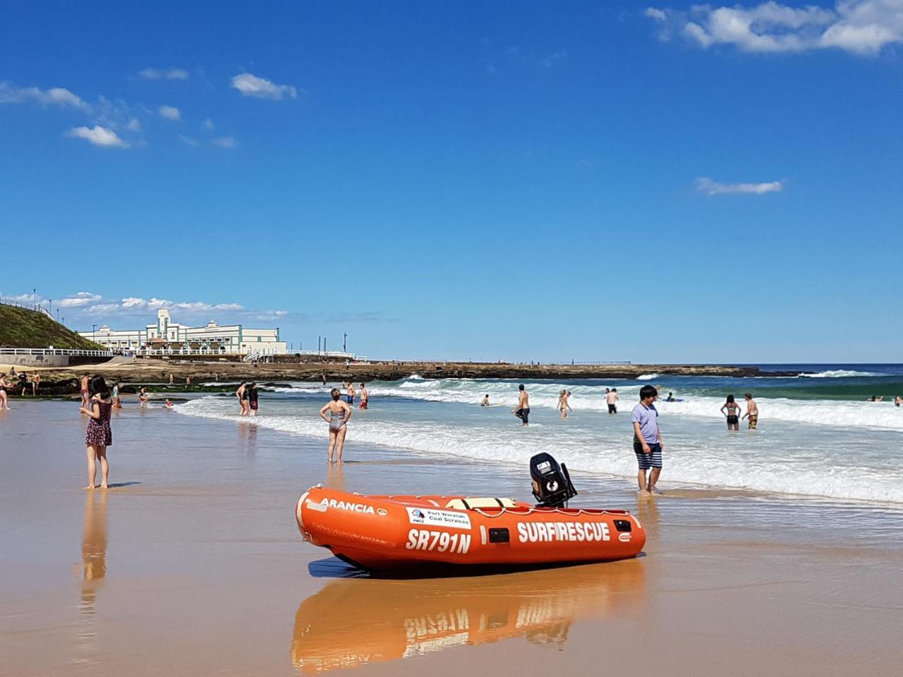 Arena Luxury Beachfront Apartment Newcastle Kültér fotó